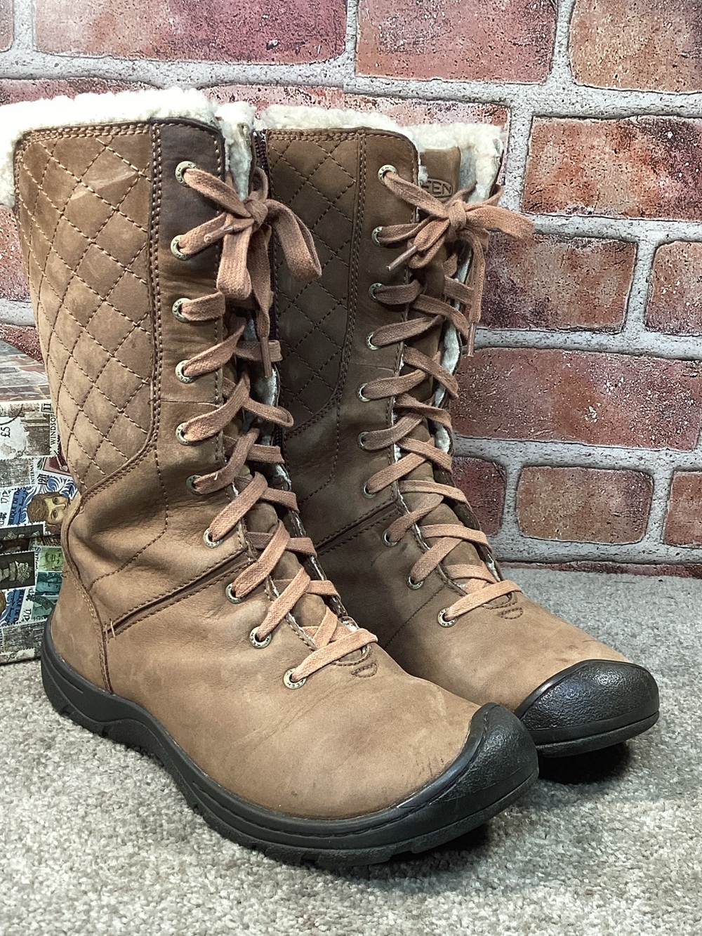 Keen Crested Butte womens mid Calf winter boots size 6.5
